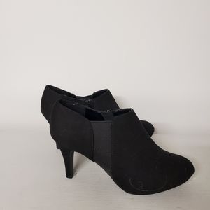 Impo Stretch Black Faux Suede Booties 9M